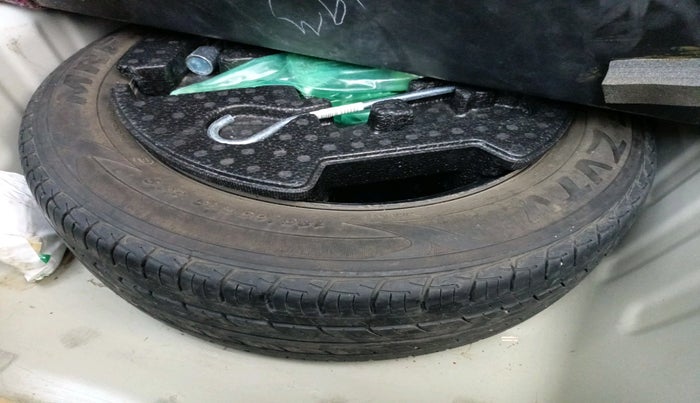 2016 Maruti Ciaz VXI+, Petrol, Manual, 89,808 km, tyre