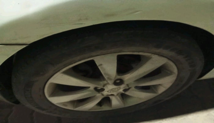 2012 Hyundai Verna FLUIDIC 1.6 CRDI SX, Diesel, Manual, 3,02,565 km, tyre