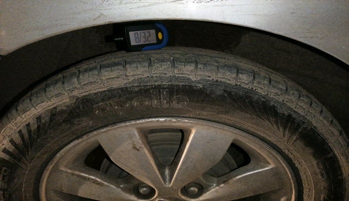 2015 Hyundai Xcent SX 1.2, Petrol, Manual, 2,20,106 km, tyre