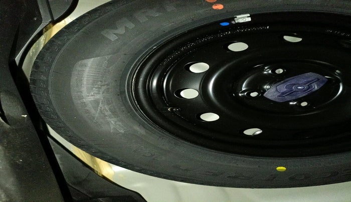 2025 Maruti Swift VXi, Petrol, Manual, 643 km, tyre