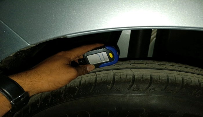 2025 Maruti Swift VXi, Petrol, Manual, 643 km, tyre