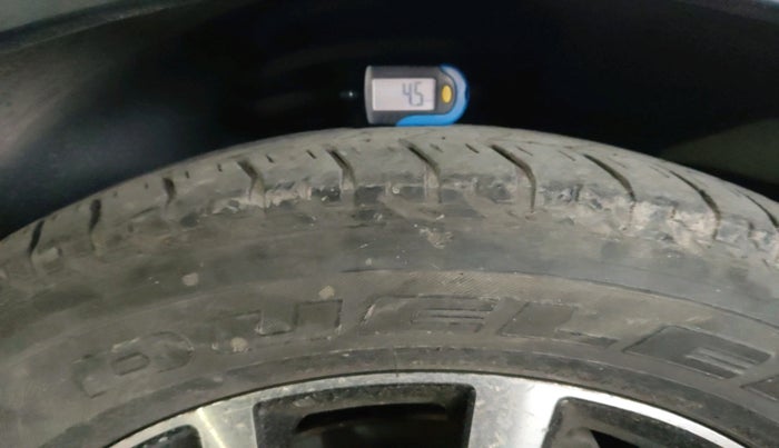 2018 Mahindra XUV500 W11 AT, Diesel, Automatic, 95,104 km, tyre