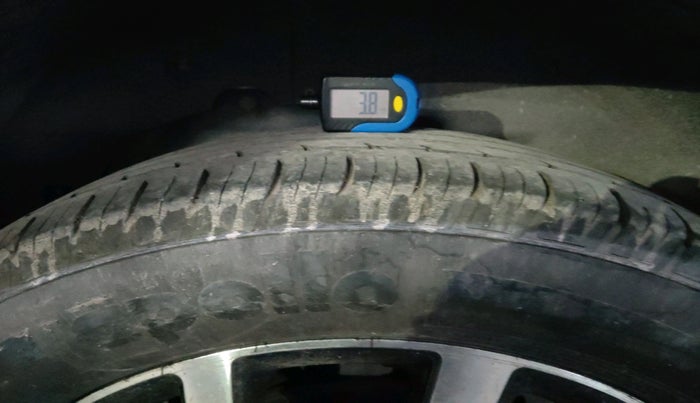 2018 Mahindra XUV500 W11 AT, Diesel, Automatic, 95,104 km, tyre