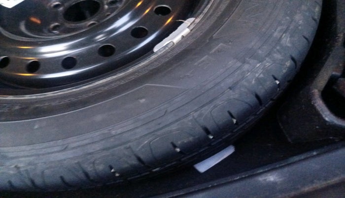 2018 Jeep Compass LONGITUDE 2.0 DIESEL, Diesel, Manual, 1,20,116 km, tyre