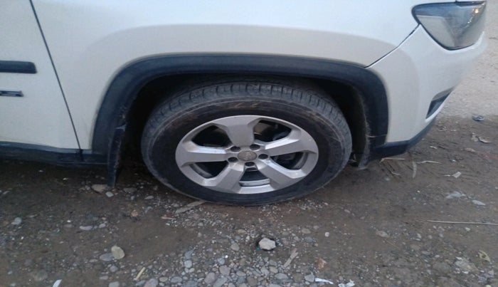 2018 Jeep Compass LONGITUDE 2.0 DIESEL, Diesel, Manual, 1,20,116 km, tyre