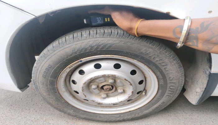 2015 Maruti Wagon R 1.0 LXI CNG, Petrol, Manual, 1,34,762 km, tyre