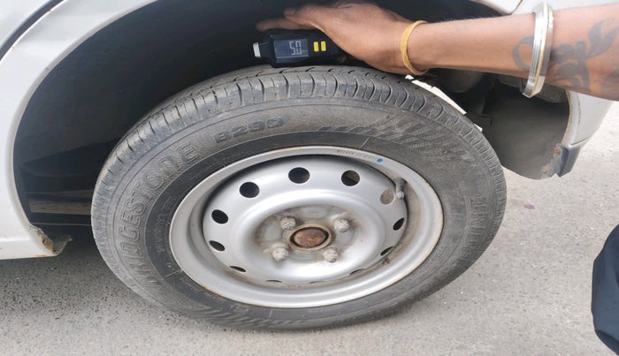 2015 Maruti Wagon R 1.0 LXI CNG, Petrol, Manual, 1,34,762 km, tyre