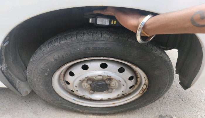 2015 Maruti Wagon R 1.0 LXI CNG, Petrol, Manual, 1,34,762 km, tyre