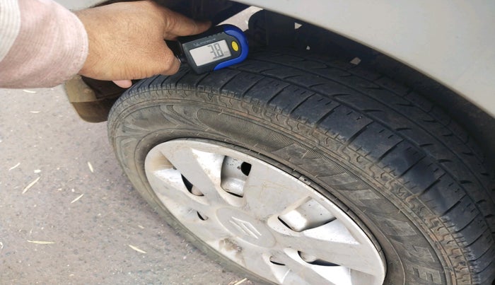 2011 Maruti Wagon R 1.0 LXI, Petrol, Manual, 14,890 km, tyre