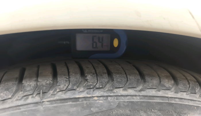 2011 Mercedes Benz C Class 	250 CDI ELEGANCE AT, Diesel, Automatic, 1,10,000 km, tyre