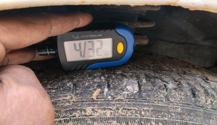 2011 Maruti Alto K10 LXI, Petrol, Manual, 74,184 km, tyre