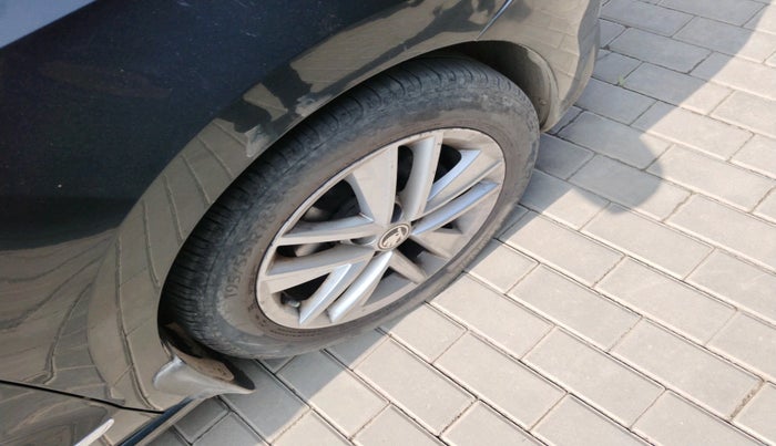 2018 Skoda Rapid STYLE 1.5 TDI AT, Diesel, Automatic, 1,27,771 km, tyre