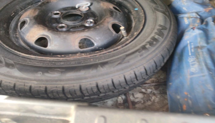 2016 Maruti Alto K10 VXI, Petrol, Manual, 75,911 km, tyre