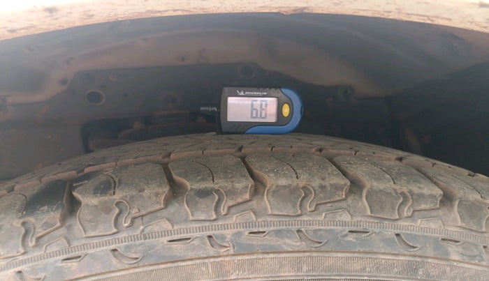 2017 Tata Safari Storme 2.2 EX 4X2, Diesel, Manual, 1,25,026 km, tyre