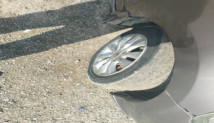 2012 Honda City 1.5L I-VTEC V AT, Petrol, Automatic, 1,50,429 km, tyre