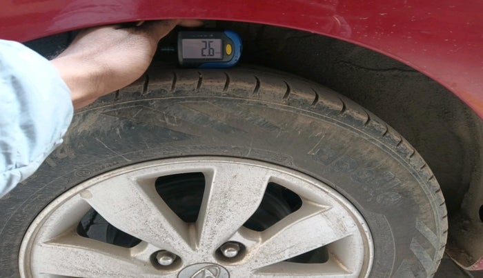 2015 Hyundai Xcent SX 1.2, Petrol, Manual, 1,12,936 km, tyre