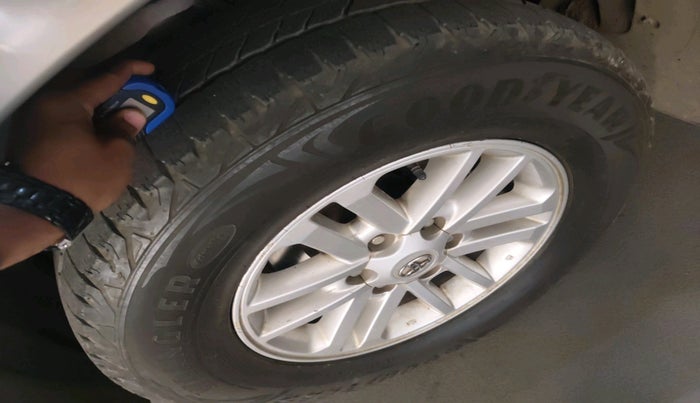 2012 Toyota Fortuner 3.0 4X2 MT, Diesel, Manual, 1,87,101 km, tyre