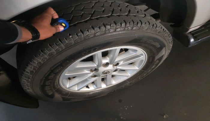 2012 Toyota Fortuner 3.0 4X2 MT, Diesel, Manual, 1,87,101 km, tyre