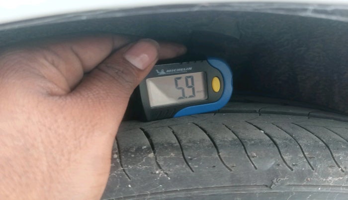 2013 Audi A4 2.0 TDI 140BHP STANDARD, Diesel, Automatic, 1,60,172 km, tyre