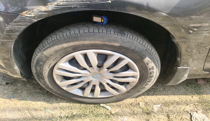 2017 Maruti Swift VXI O, Petrol, Manual, 63,072 km, tyre