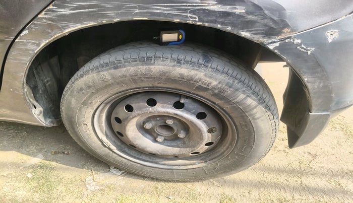 2017 Maruti Swift VXI O, Petrol, Manual, 63,072 km, tyre