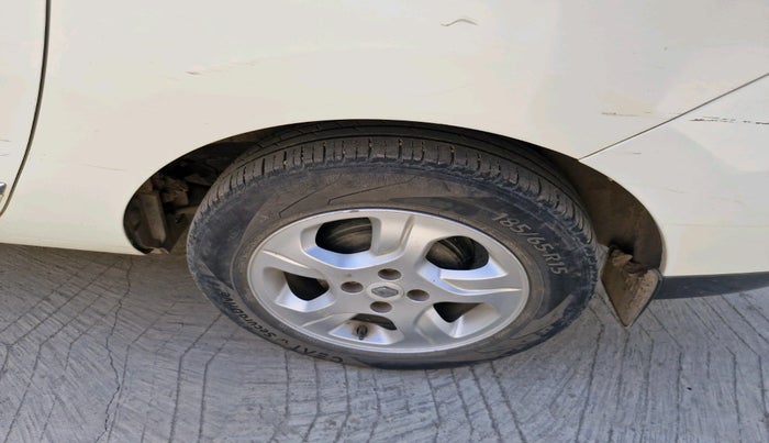 2016 Renault Lodgy 110 PS RXZ 8 STR, Diesel, Manual, 1,41,683 km, tyre