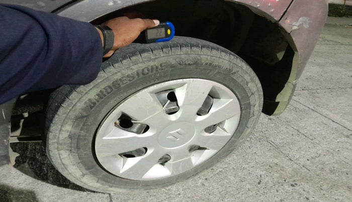 2012 Maruti Wagon R 1.0 LXI CNG, Petrol, Manual, 1,45,755 km, tyre