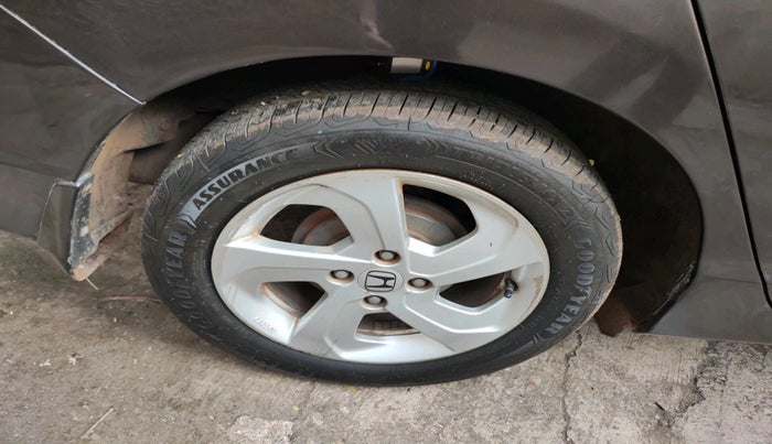 2015 Honda City 1.5L I-VTEC VX, Petrol, Manual, 1,20,001 km, tyre