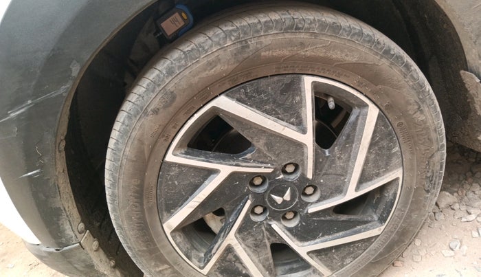 2024 Mahindra XUV 3XO AX7 1.2 TGDi, Petrol, Manual, 24,189 km, tyre