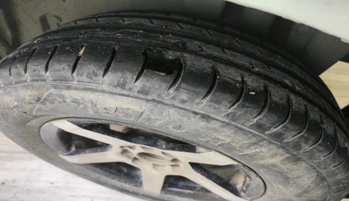 2015 Maruti Swift VDI, Diesel, Manual, 95,183 km, tyre