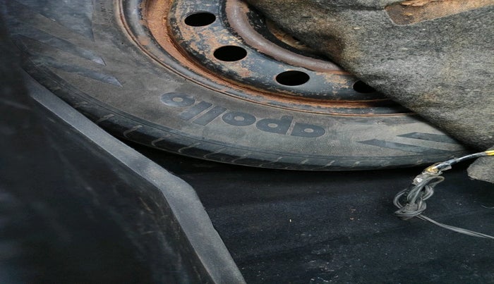 2015 Maruti Swift VDI, Diesel, Manual, 95,183 km, tyre