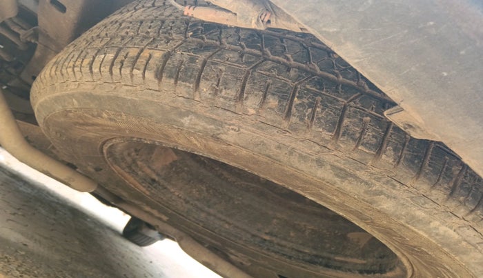 2015 Mahindra XUV500 W6, Diesel, Manual, 3,35,111 km, tyre