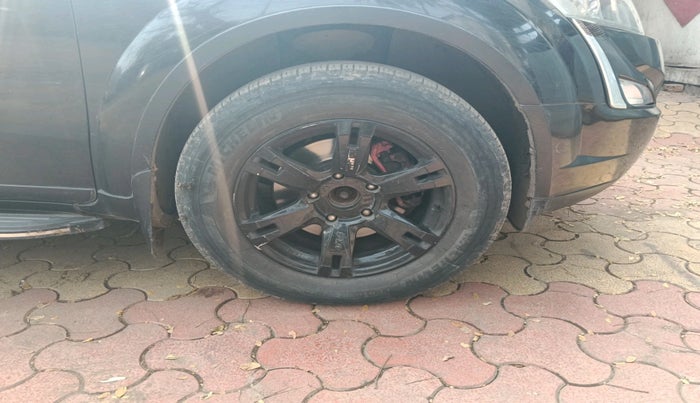 2015 Mahindra XUV500 W6, Diesel, Manual, 3,35,111 km, tyre