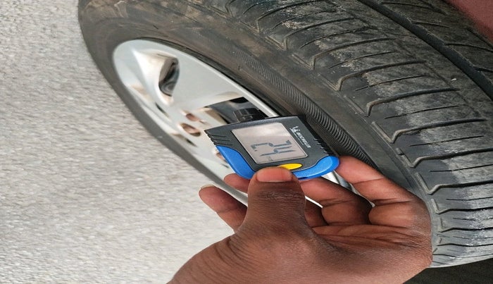 2014 Honda Amaze 1.5L I-DTEC SX, Diesel, Manual, 1,39,821 km, tyre