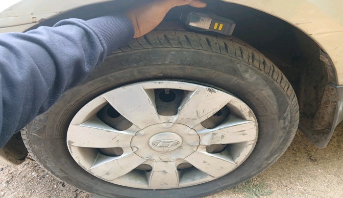 2008 Hyundai Verna XI, CNG, Manual, 99,869 km, tyre