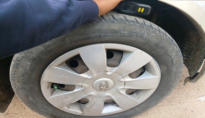 2008 Hyundai Verna XI, CNG, Manual, 99,869 km, tyre