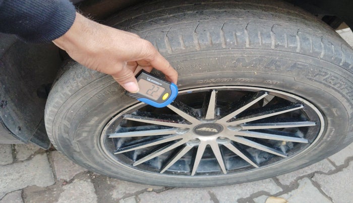 2015 Hyundai Creta SX PLUS AT 1.6 DIESEL, Diesel, Automatic, 99,585 km, tyre