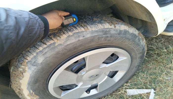 2019 Mahindra XUV500 W5, Diesel, Manual, 34,950 km, tyre