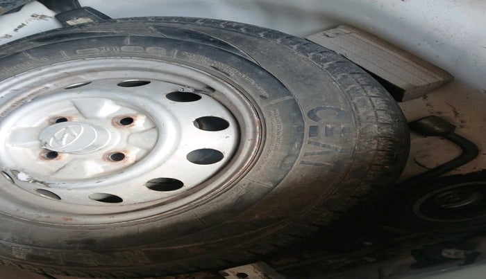 2012 Hyundai Eon ERA, Petrol, Manual, 40,670 km, tyre