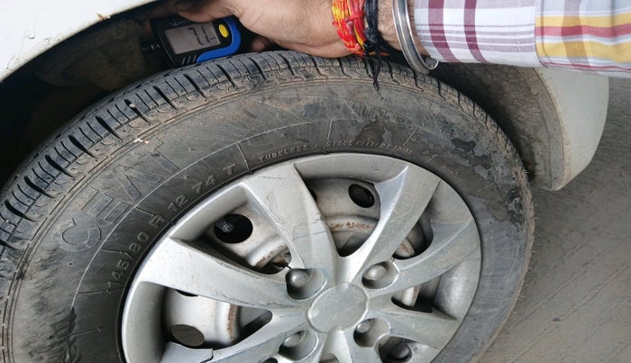 2012 Hyundai Eon ERA, Petrol, Manual, 40,670 km, tyre