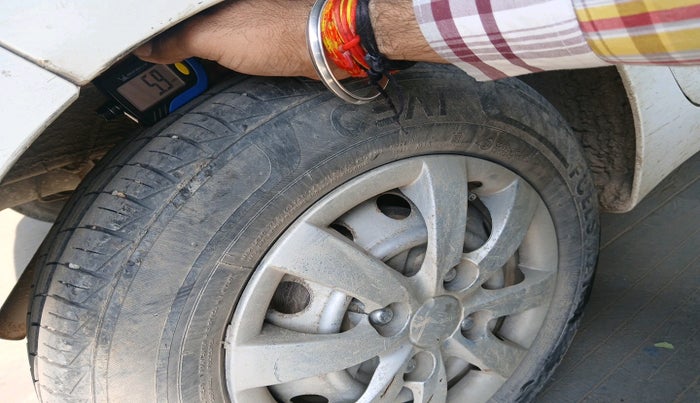 2012 Hyundai Eon ERA, Petrol, Manual, 40,670 km, tyre