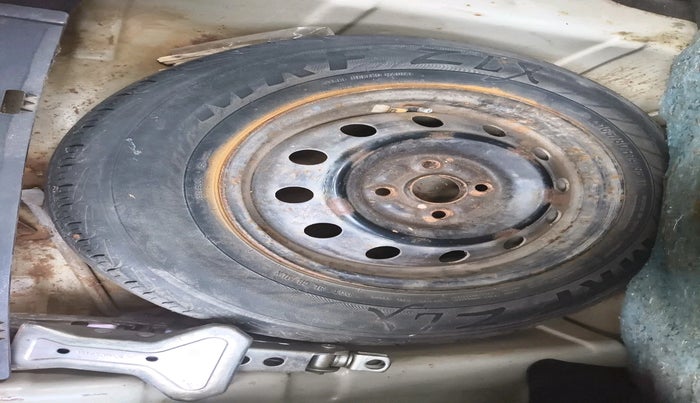 2011 Maruti Swift Dzire VXI, Petrol, Manual, 1,05,033 km, tyre