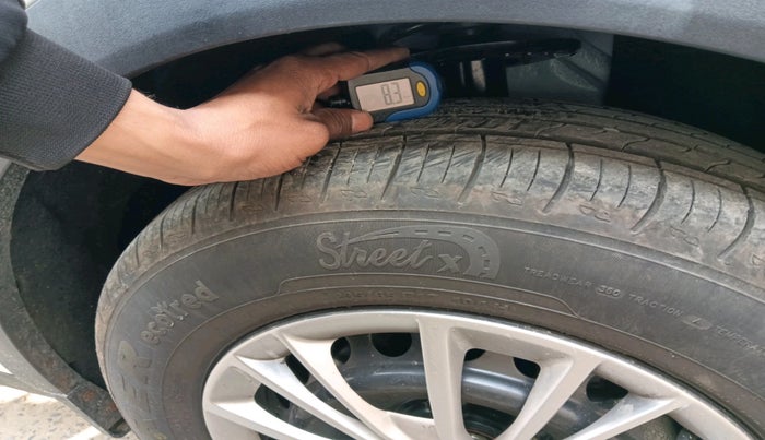 2025 Mahindra XUV700 MX Petrol MT 7 STR, Petrol, Manual, 506 km, tyre