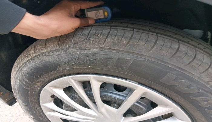 2025 Mahindra XUV700 MX Petrol MT 7 STR, Petrol, Manual, 506 km, tyre