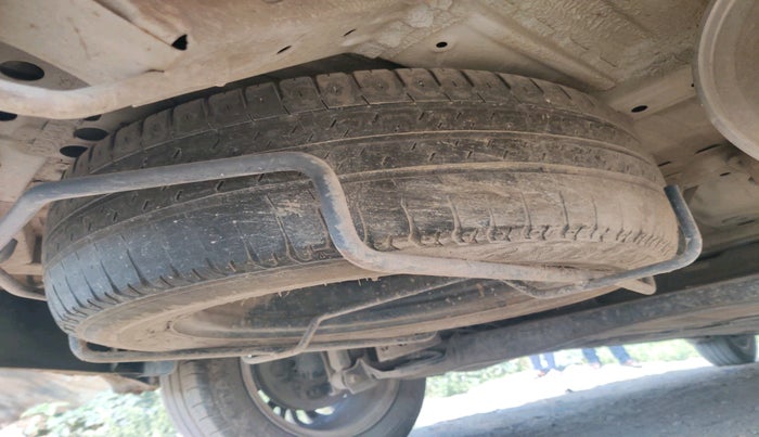 2021 Maruti Ertiga VXI CNG, Petrol, Manual, 80,842 km, tyre