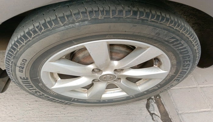 2012 Nissan Sunny XV DIESEL, Diesel, Manual, 70,135 km, tyre