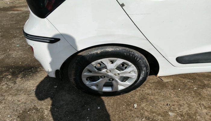 2013 Hyundai Grand i10 MAGNA 1.1 CRDI, Diesel, Manual, 1,19,347 km, tyre