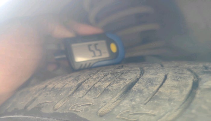 2015 Toyota Etios G, Petrol, Manual, 1,00,617 km, tyre