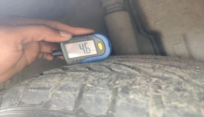 2015 Toyota Etios G, Petrol, Manual, 1,00,617 km, tyre