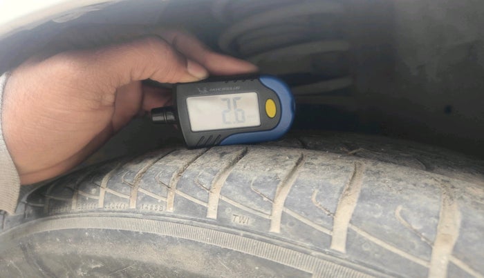 2015 Toyota Etios G, Petrol, Manual, 1,00,617 km, tyre